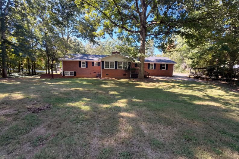 Photo 5 of 24 of 120 Smith St, Wingate, NC