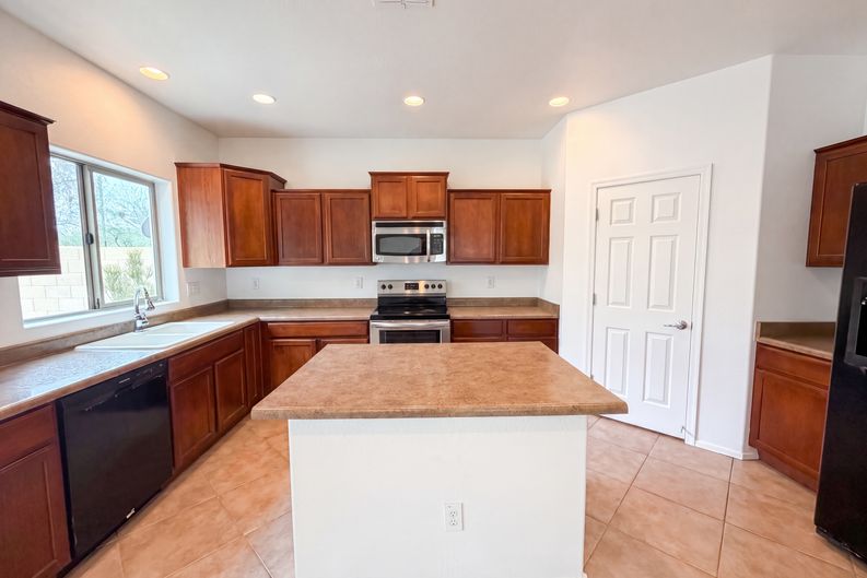 Photo 7 of 29 of 19219 W Washington St, Buckeye, AZ