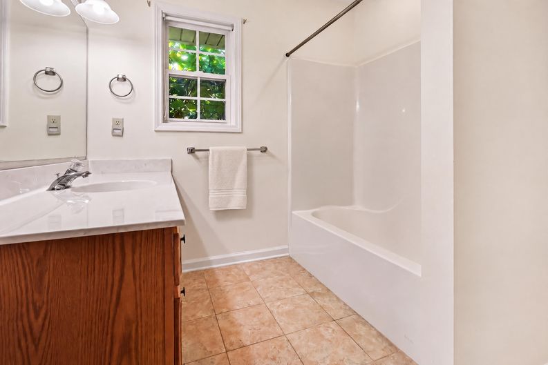 Photo 8 of 20 of 7 Firestone Ct, Etowah, NC