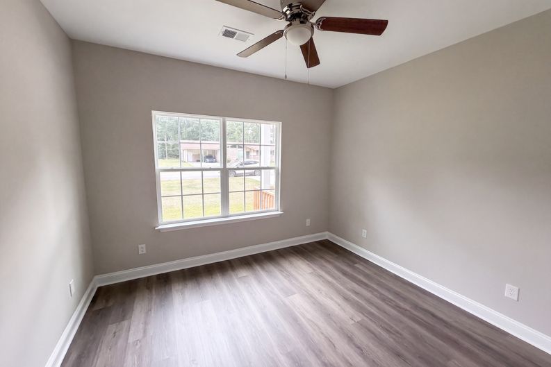 Photo 14 of 23 of 1120 Newnham Dr, Columbia, SC