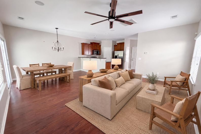 Photo 3 of 24 of 815 Parnell Ct, Columbia, SC