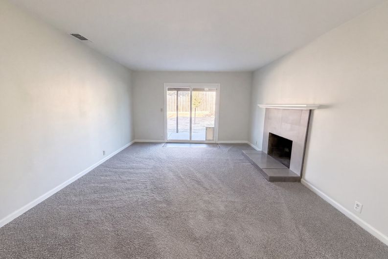 Photo 3 of 25 of 3525 Astral Dr, Sacramento, CA