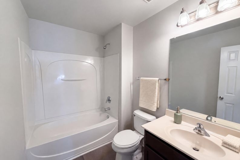 Photo 15 of 22 of 13927 Singleleaf Ln, Charlotte, NC