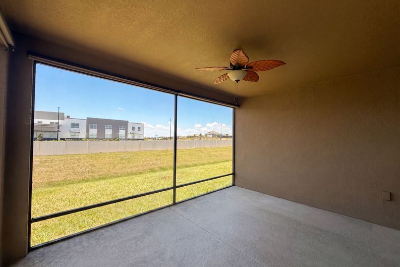 Photo 18 of 20 of 480 Buchannan Dr, Davenport, FL
