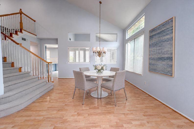 Photo 6 of 30 of 23608 Ashwood Pl, Valencia, CA