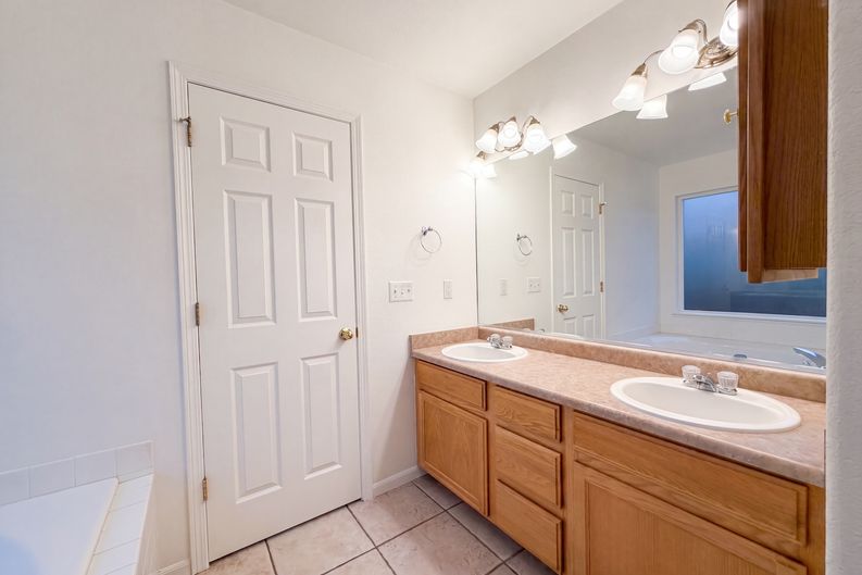 Photo 25 of 47 of 1814 Chesapeake Cir, Johnstown, CO