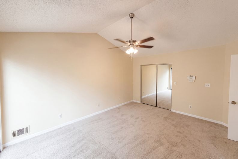 Photo 9 of 24 of 3271 Tennington Pl, Lawrenceville, GA