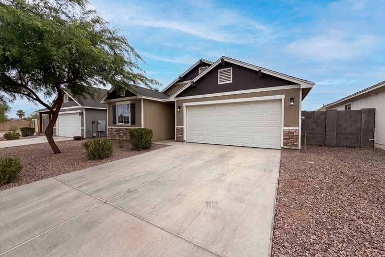 Photo 16 of 19 of 5713 S 13th Ave, Phoenix, AZ