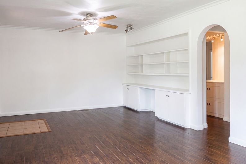 Photo 3 of 18 of 818 W Rush St, Enid, OK