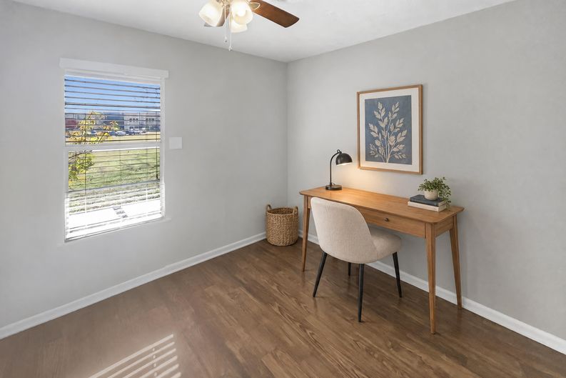 Photo 11 of 18 of 1105 E 17th St, Georgetown, TX