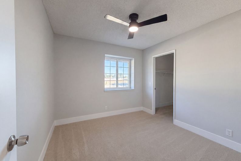 Photo 12 of 21 of 40733 176th St E, Lancaster, CA