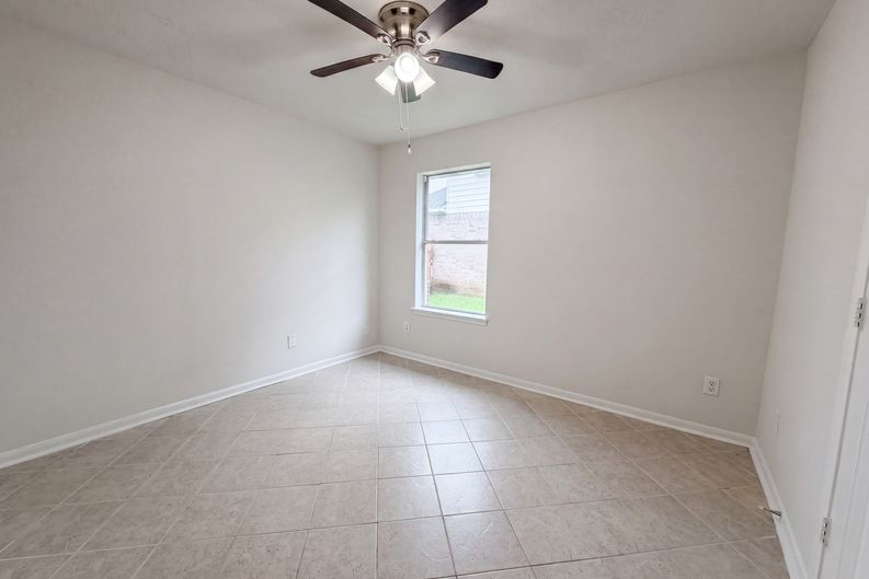 Photo 14 of 21 of 2127 Hannover Way, Spring, TX