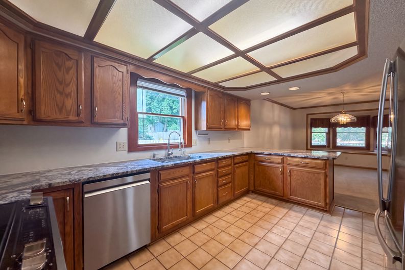 Photo 14 of 48 of 165 Juniper Ave, Westerville, OH