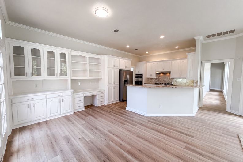 Photo 7 of 32 of 1609 Brentwood Trl, Keller, TX