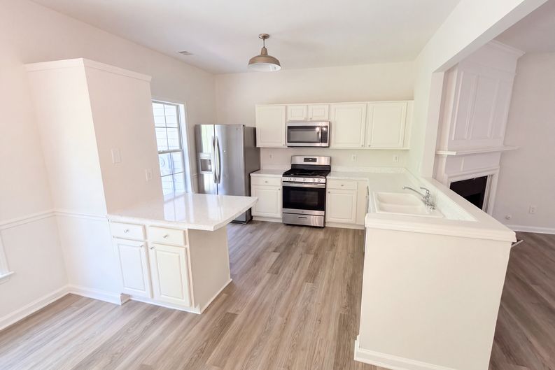 Photo 6 of 30 of 9155 Nesbit Ferry Rd, Alpharetta, GA