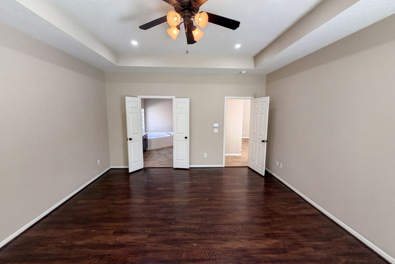 Photo 14 of 25 of 19401 Atasca Oaks Dr, Humble, TX