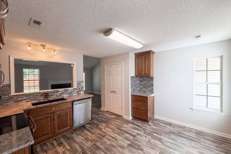 Photo 6 of 19 of 3760 Sedgewick Dr SW, Concord, NC