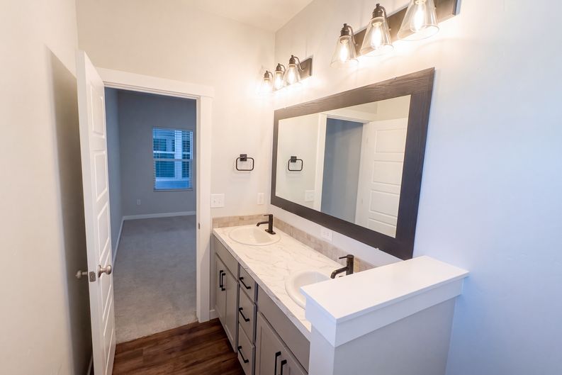 Photo 15 of 22 of 4998 W Thornapple Dr, Meridian, ID