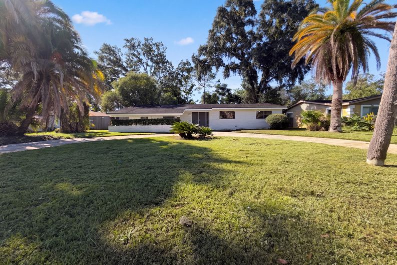 Photo 19 of 22 of 4040 Sierra Madre Dr S, Jacksonville, FL