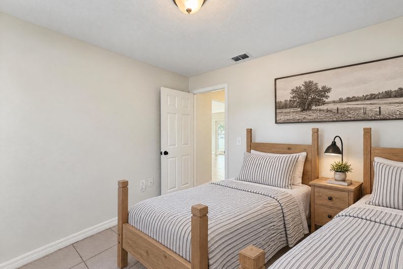 Photo 10 of 17 of 7606 Leon Ave, Temple Terrace, FL