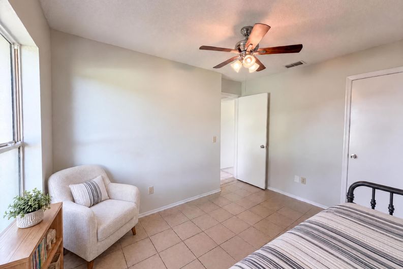 Photo 16 of 24 of 1262 Padgett Cir, Lady Lake, FL