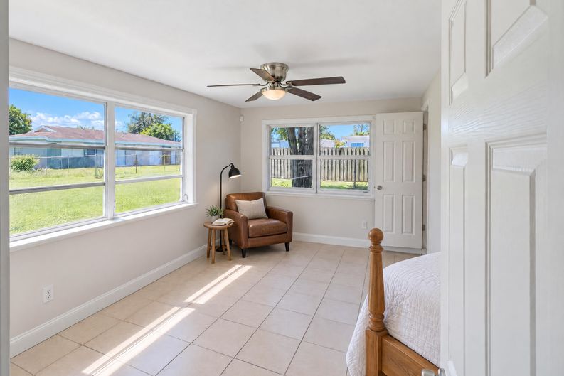 Photo 8 of 18 of 154 SE Soneto Ct, Port Saint Lucie, FL