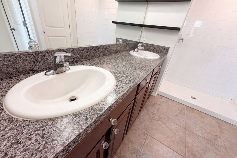 Photo 37 of 42 of 10448 Carloway Hills Dr, Wimauma, FL
