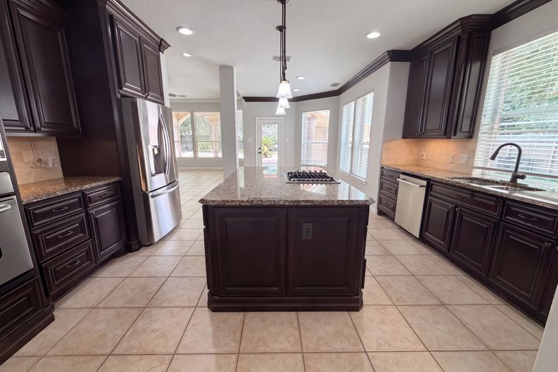 Photo 12 of 21 of 25722 Lake Springs Way, Spring, TX