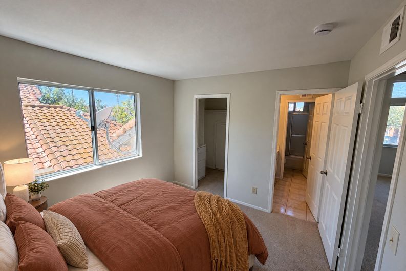 Photo 6 of 25 of 8932 Mesa Oak Dr, Riverside, CA