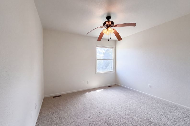 Photo 23 of 39 of 2924 Bow Line Pl, Longmont, CO