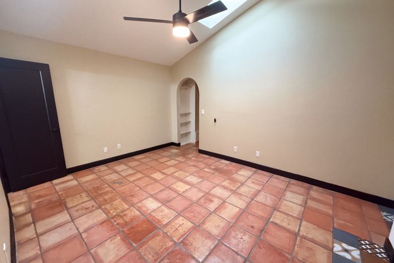 Photo 4 of 26 of 18654 N 45th Ave, Glendale, AZ