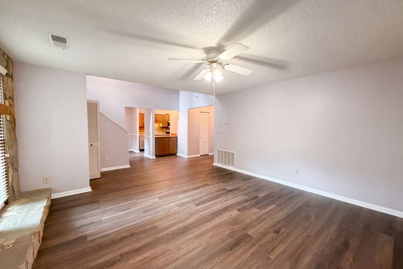 Photo 10 of 26 of 282 Toweridge Dr SW, Marietta, GA