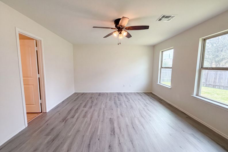 Photo 9 of 17 of 3603 Indigo Forest St, Spring, TX