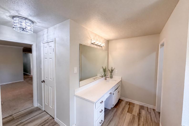 Photo 18 of 21 of 9 Muirfield Ct, Roanoke, TX