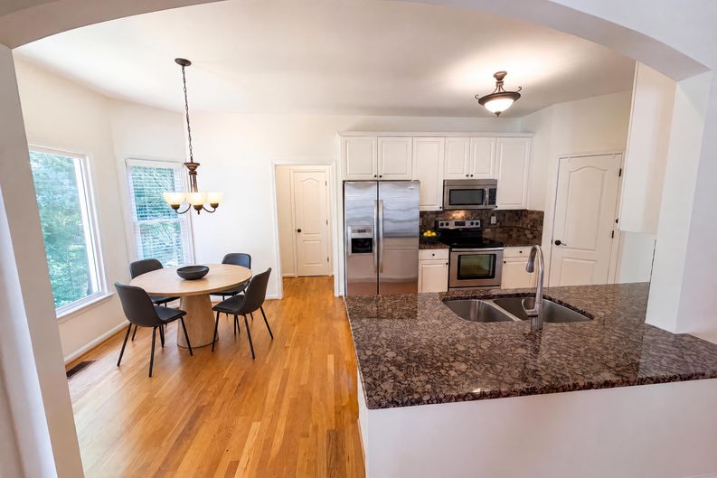Photo 15 of 58 of 3612 Brookefall Ct, Suwanee, GA