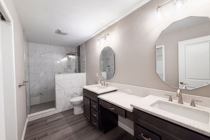 Photo 11 of 20 of 217 Emerald Way W, Granite City, IL