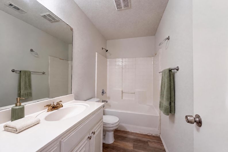 Photo 13 of 17 of 8025 Blue Duck Trl, Arlington, TX