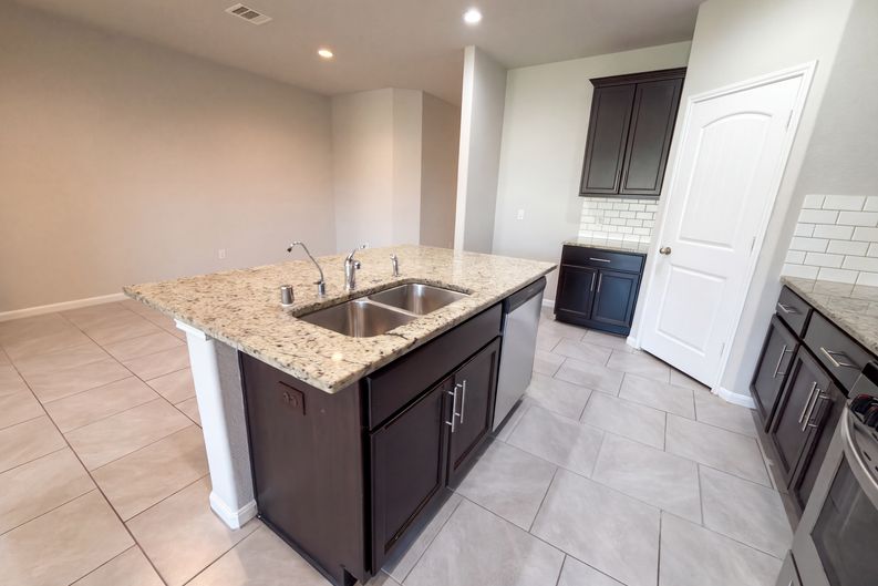 Photo 21 of 24 of 8322 Oakleaf Meadow Ct, Rosharon, TX