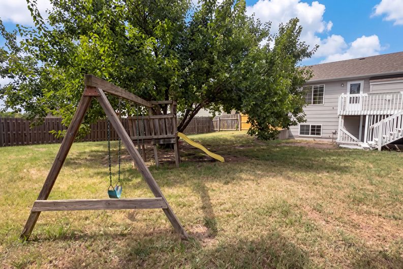 Photo 36 of 41 of 6505 E 44th St N, Bel Aire, KS