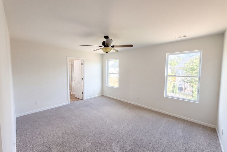 Photo 4 of 19 of 5043 Haven Lodge Rd, Matthews, NC