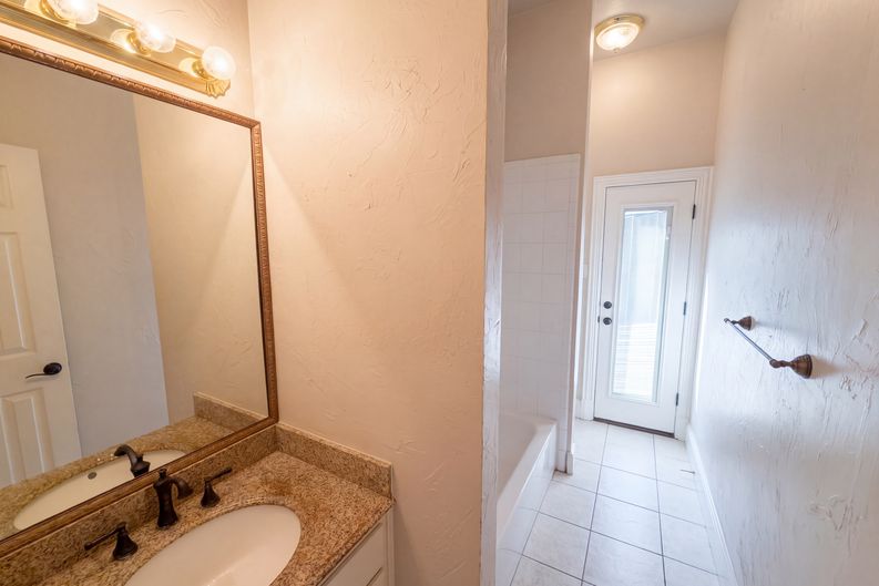 Photo 16 of 29 of 9313 Dosier Cv W, Fort Worth, TX