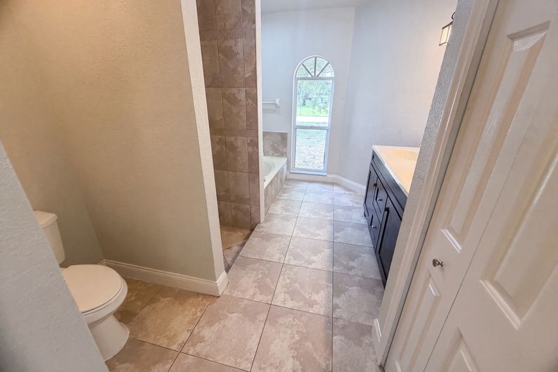 Photo 19 of 29 of 711 SE Celtic Ave, Port Saint Lucie, FL