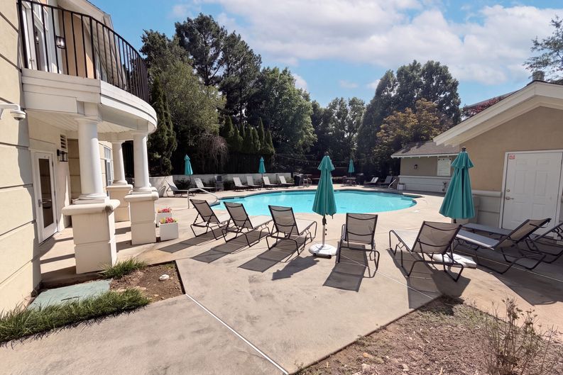 Photo 33 of 34 of 2700 Pine Tree Rd NE, Atlanta, GA