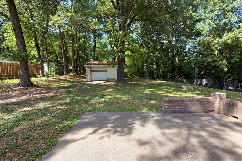 Photo 15 of 16 of 2815 Midpines Dr, Winston Salem, NC