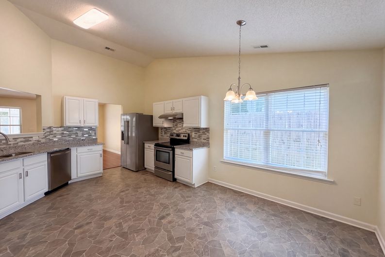 Photo 7 of 17 of 5512 Spindlewood Ct, Durham, NC