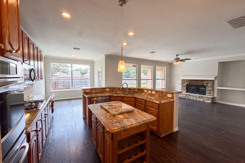 Photo 14 of 41 of 2211 Dana Dr, Flower Mound, TX