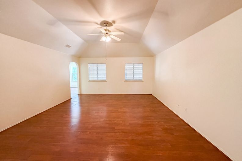 Photo 3 of 17 of 3707 Gowen Ct, Killeen, TX