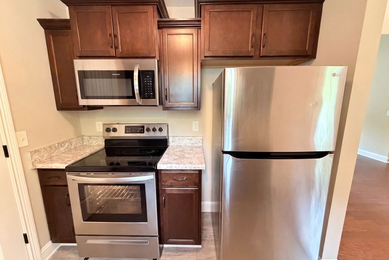 Photo 8 of 19 of 741 Inver Ln, Clarksville, TN