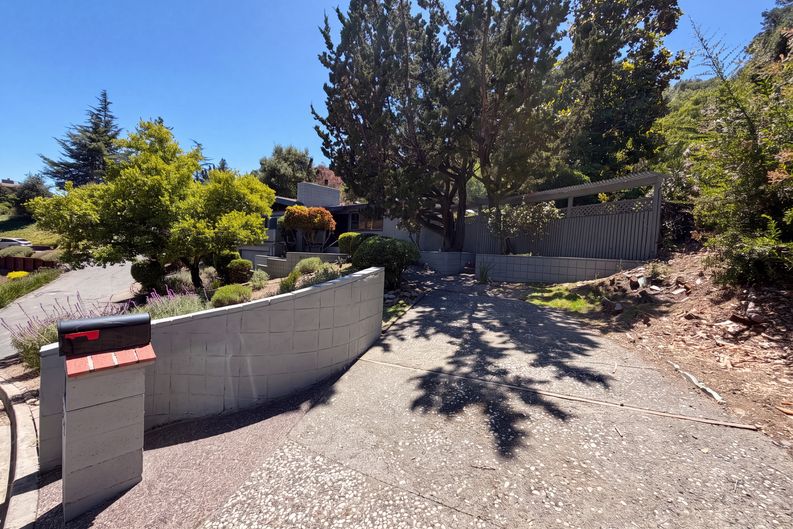 Photo 26 of 36 of 612 Tahos Rd, Orinda, CA