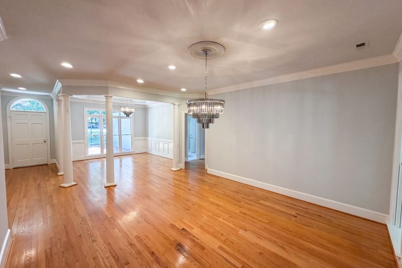 Photo 8 of 21 of 5309 Lancelot Dr, Charlotte, NC